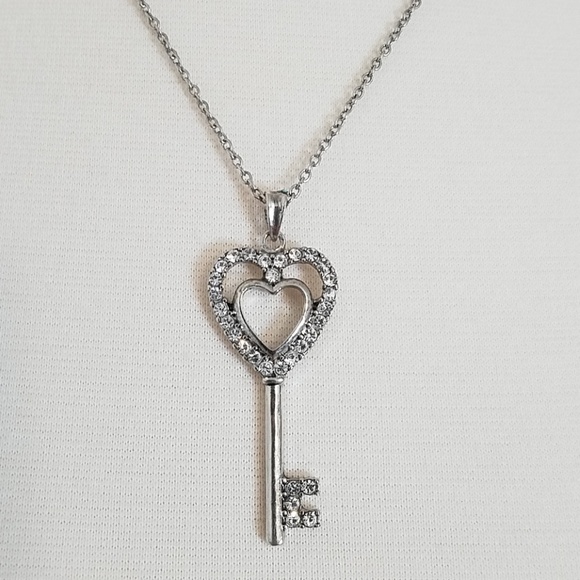 Unknown Jewelry - Key-to-my-heart necklace